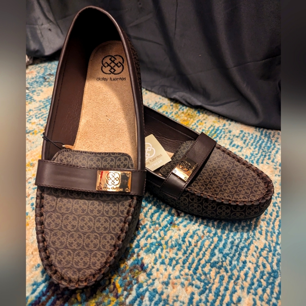 NWOT Daisy Fuentes flats📦